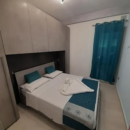 Holiday home Sole E Mare Codice Iun R1681 *