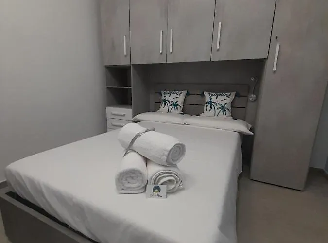 Holiday home Sole E Mare Codice Iun R1681 *